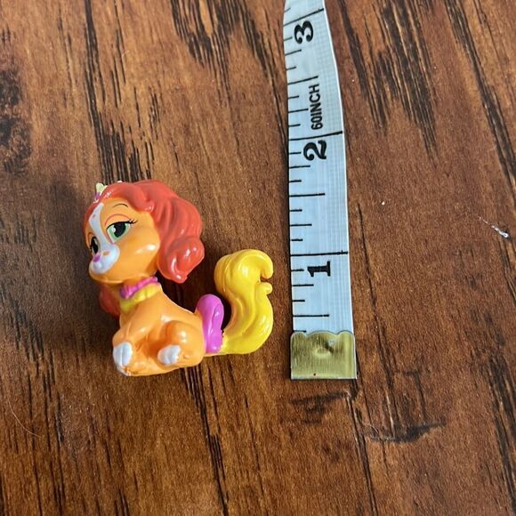 Disney Palace Pets 1.5” Orange Pink Dog Teacup Toy Figure Crown Yellow - Picture 7 of 7